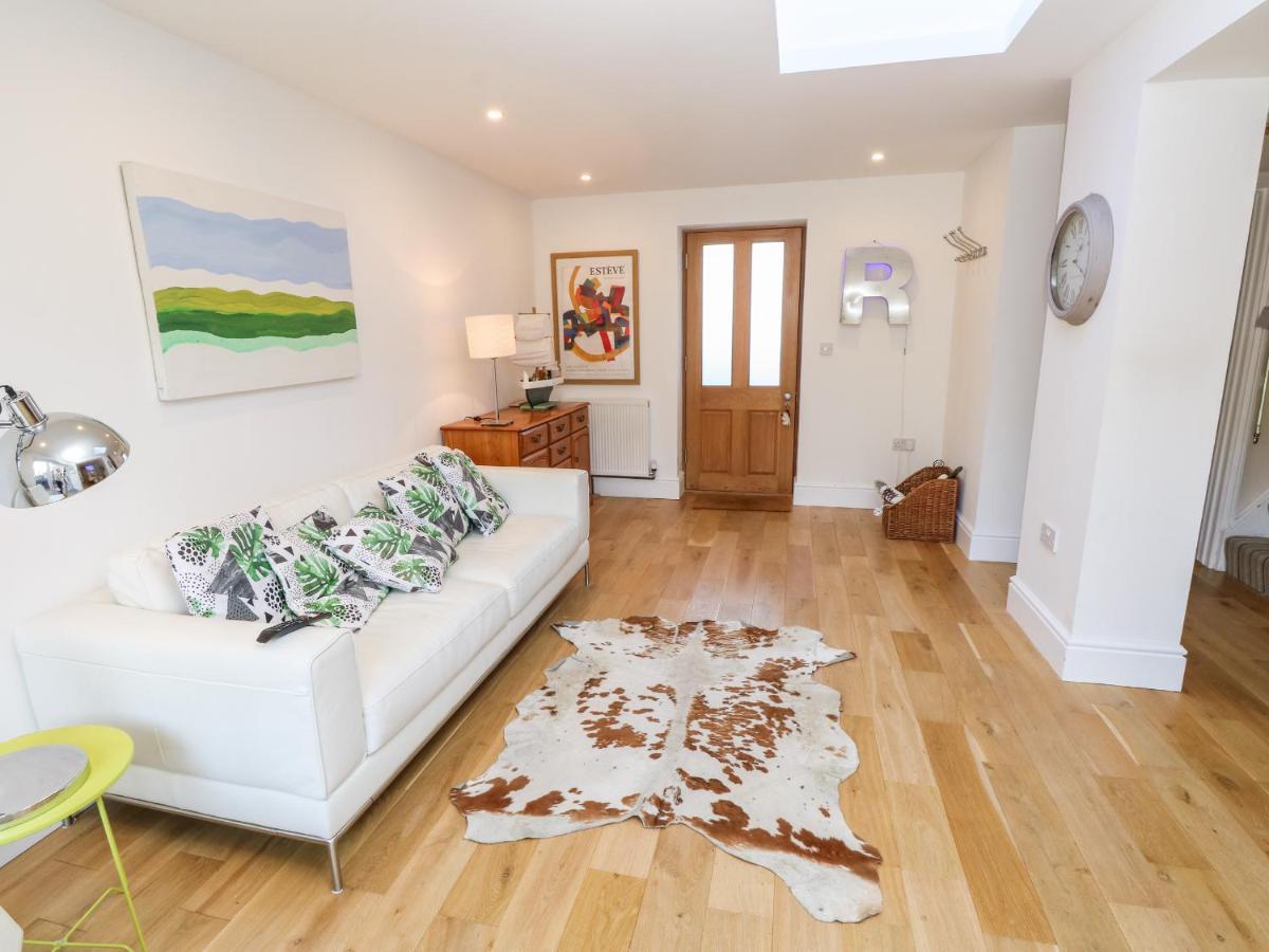 Dovedale Villa Ryde  Bagian luar foto