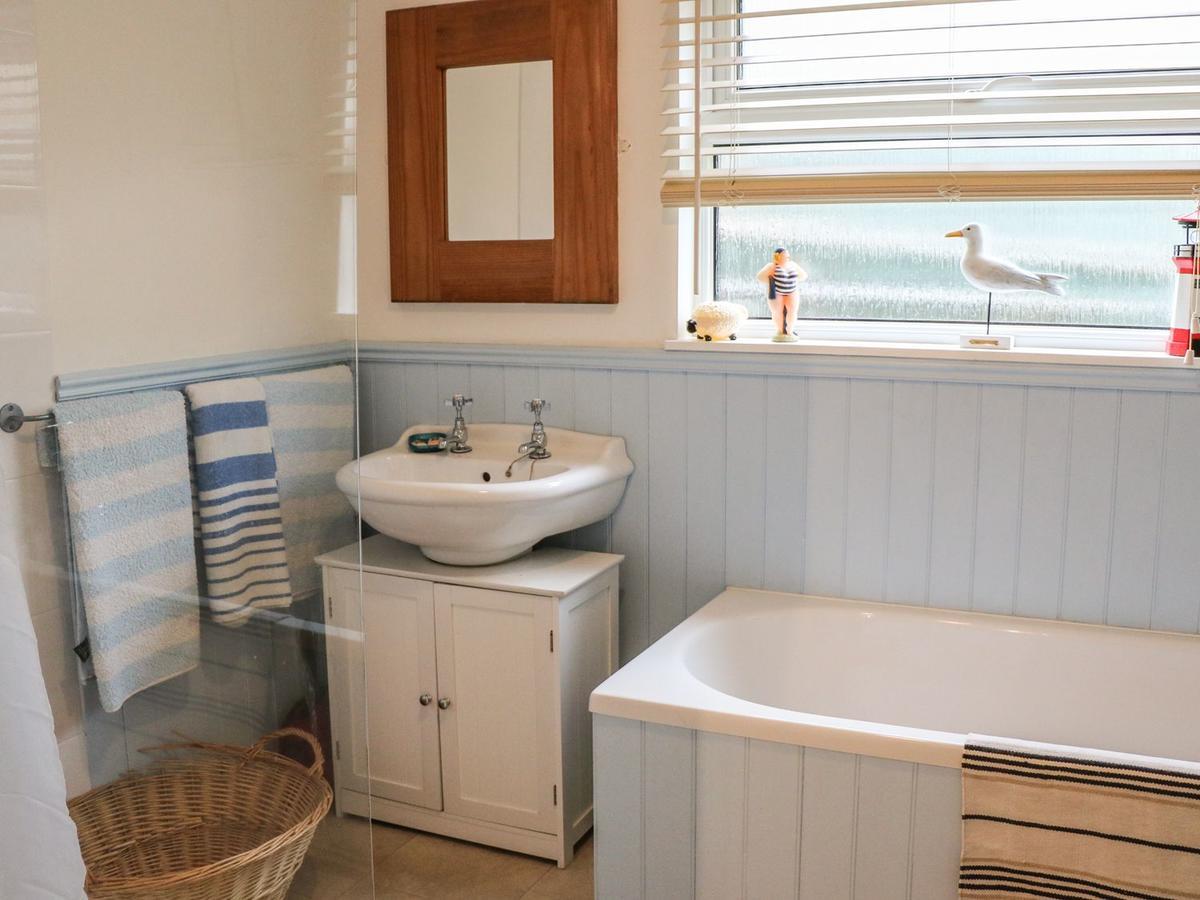 Dovedale Villa Ryde  Bagian luar foto